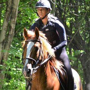 Meet your Posher, Safia